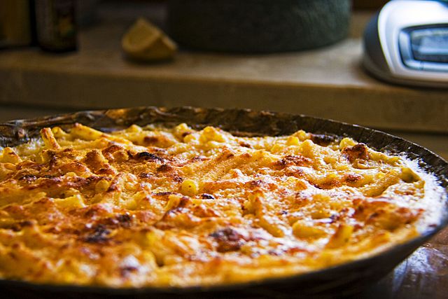 Macarrones con queso, langosta y cannabis